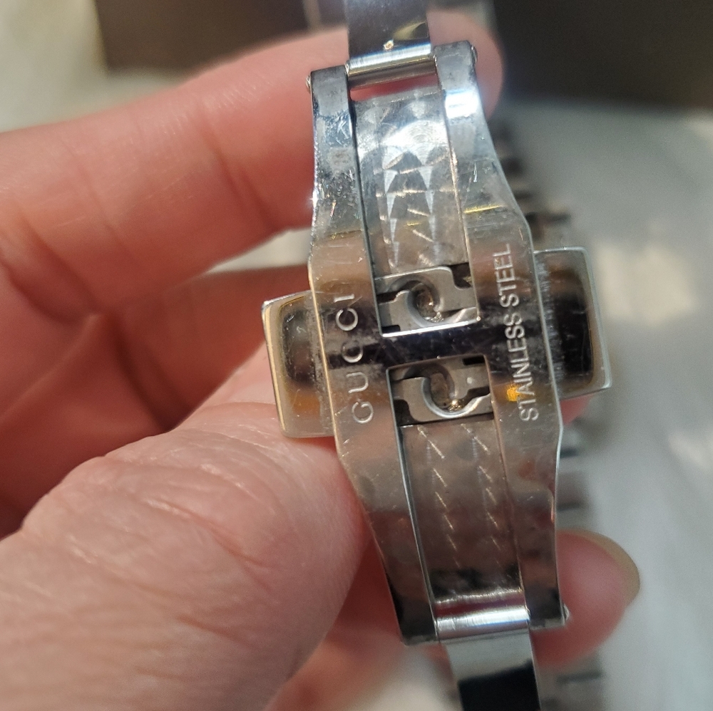 GUCCI G 100L ladies watch YA100520 - Picture 5 of 8